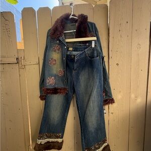 Stylish Denim Jeans with Faux Fur Trim